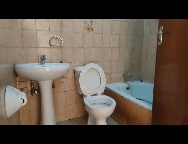 2 BEDROOM FLAT FOR SALE IN SILVERTON